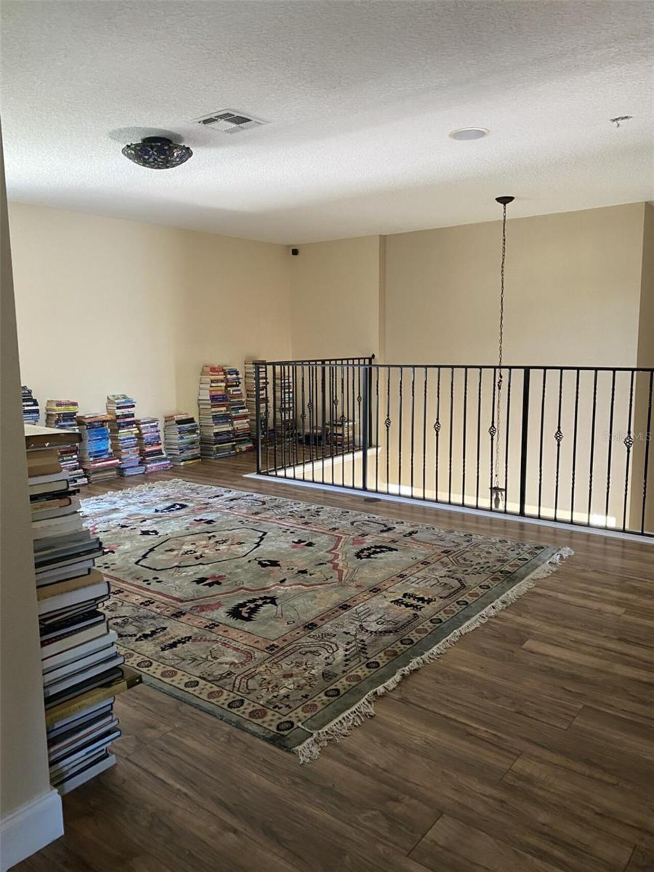 Listing Photo 11