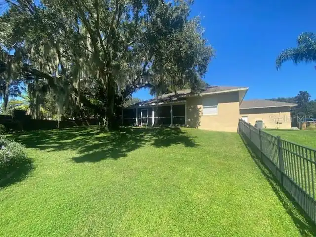 Listing Photo 16