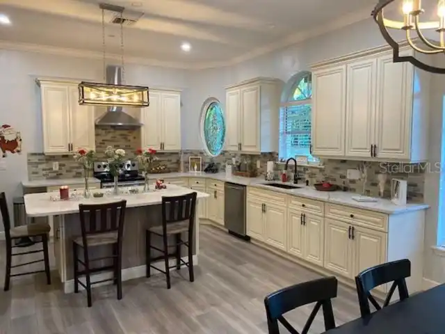Listing Photo 18