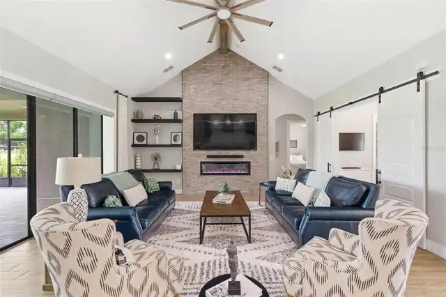 Listing Photo 17