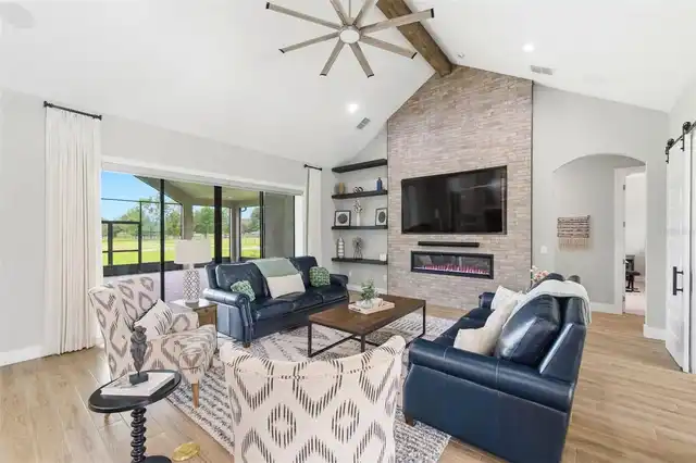 Listing Photo 18