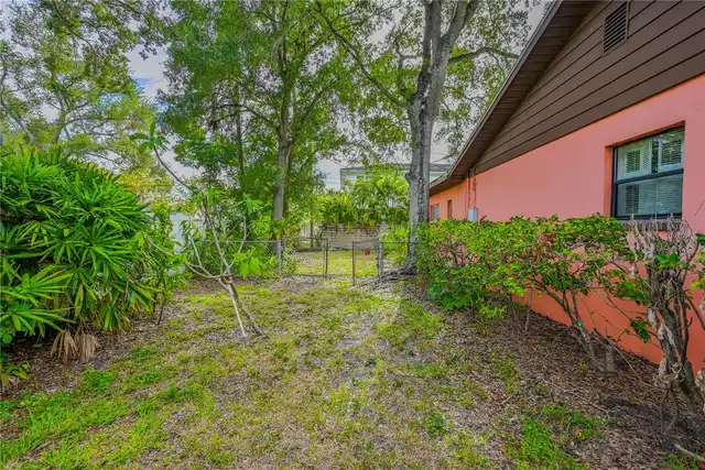 Listing Photo 9
