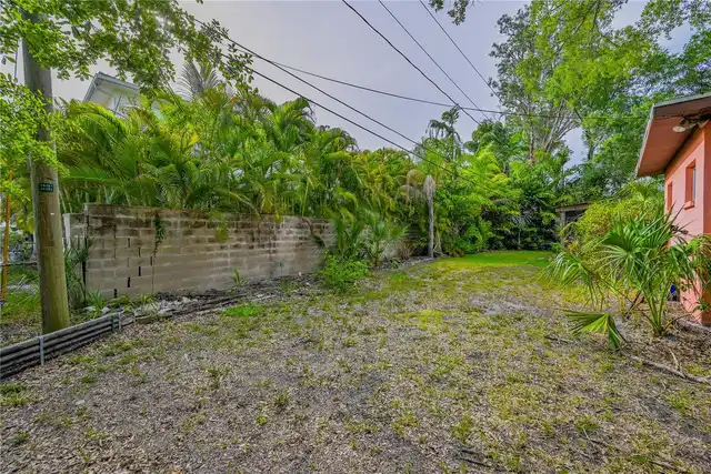 Listing Photo 11