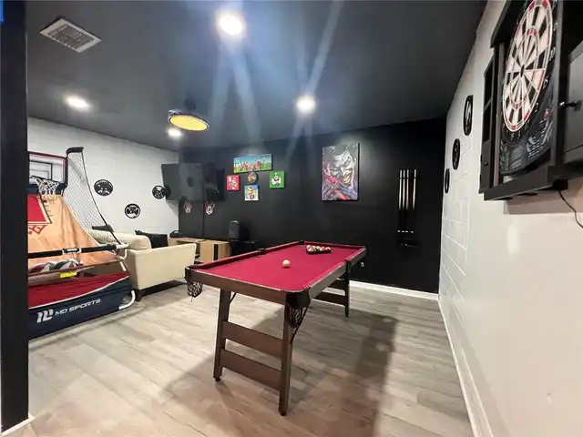 Listing Photo 12