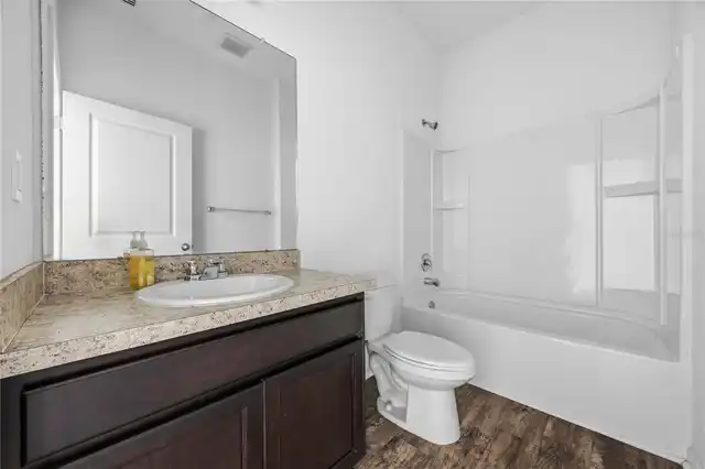 Listing Photo 11