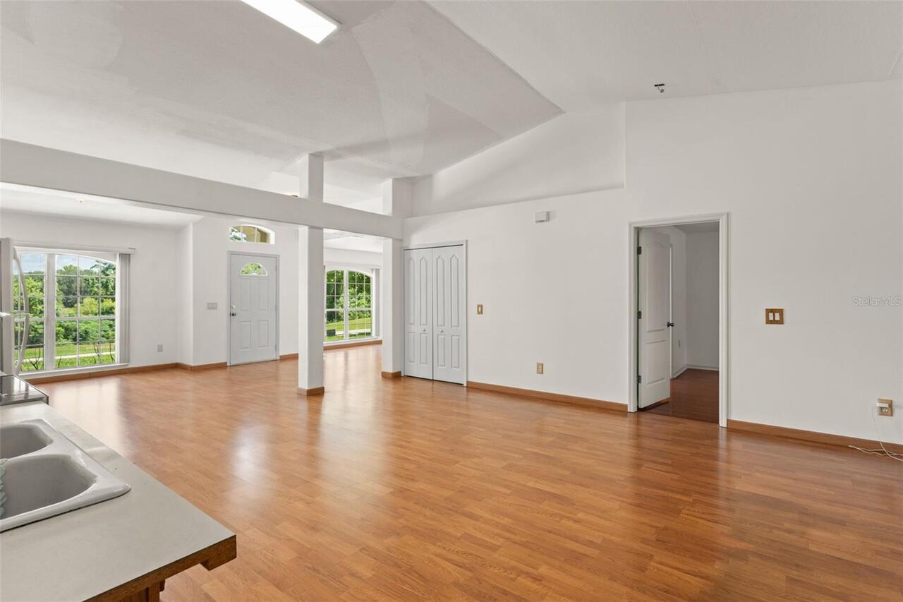 Listing Photo 15