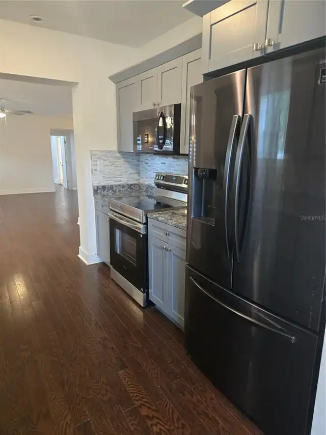 Listing Photo 5