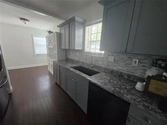 Listing Photo 6