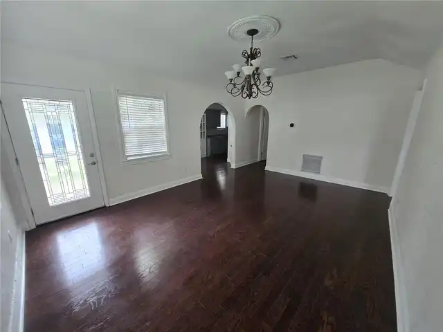 Listing Photo 9