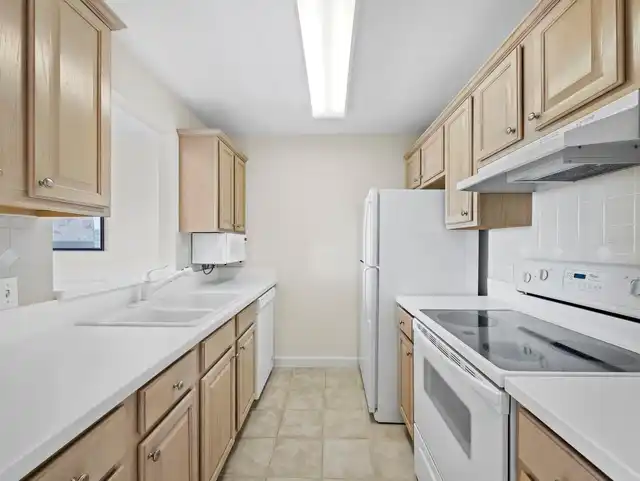Listing Photo 14
