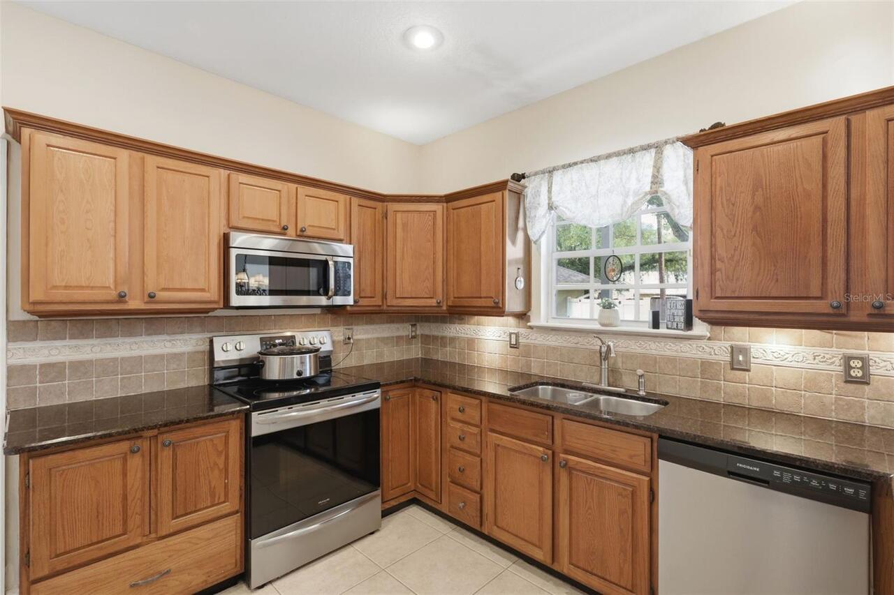 Listing Photo 12