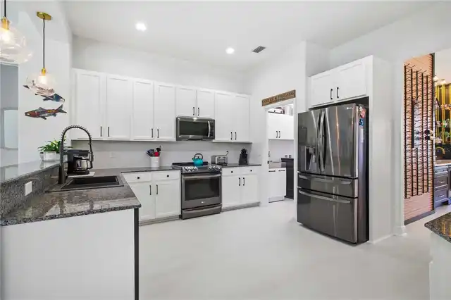 Listing Photo 10