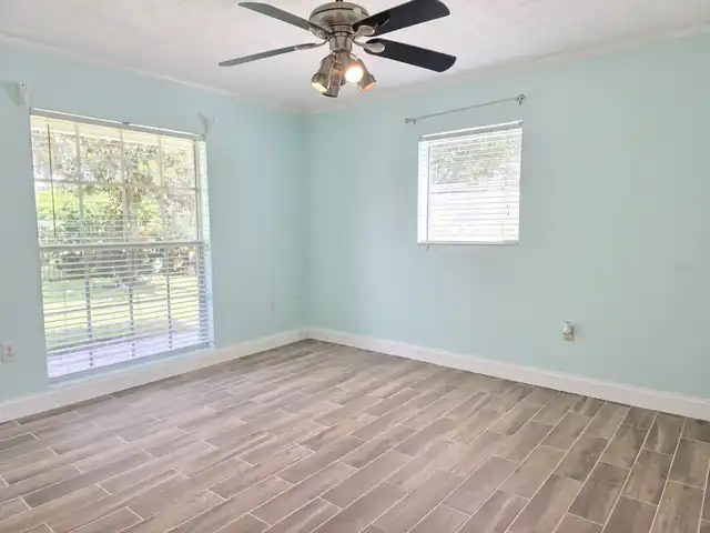 Listing Photo 9