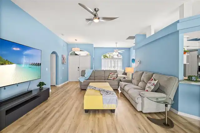 Listing Photo 8