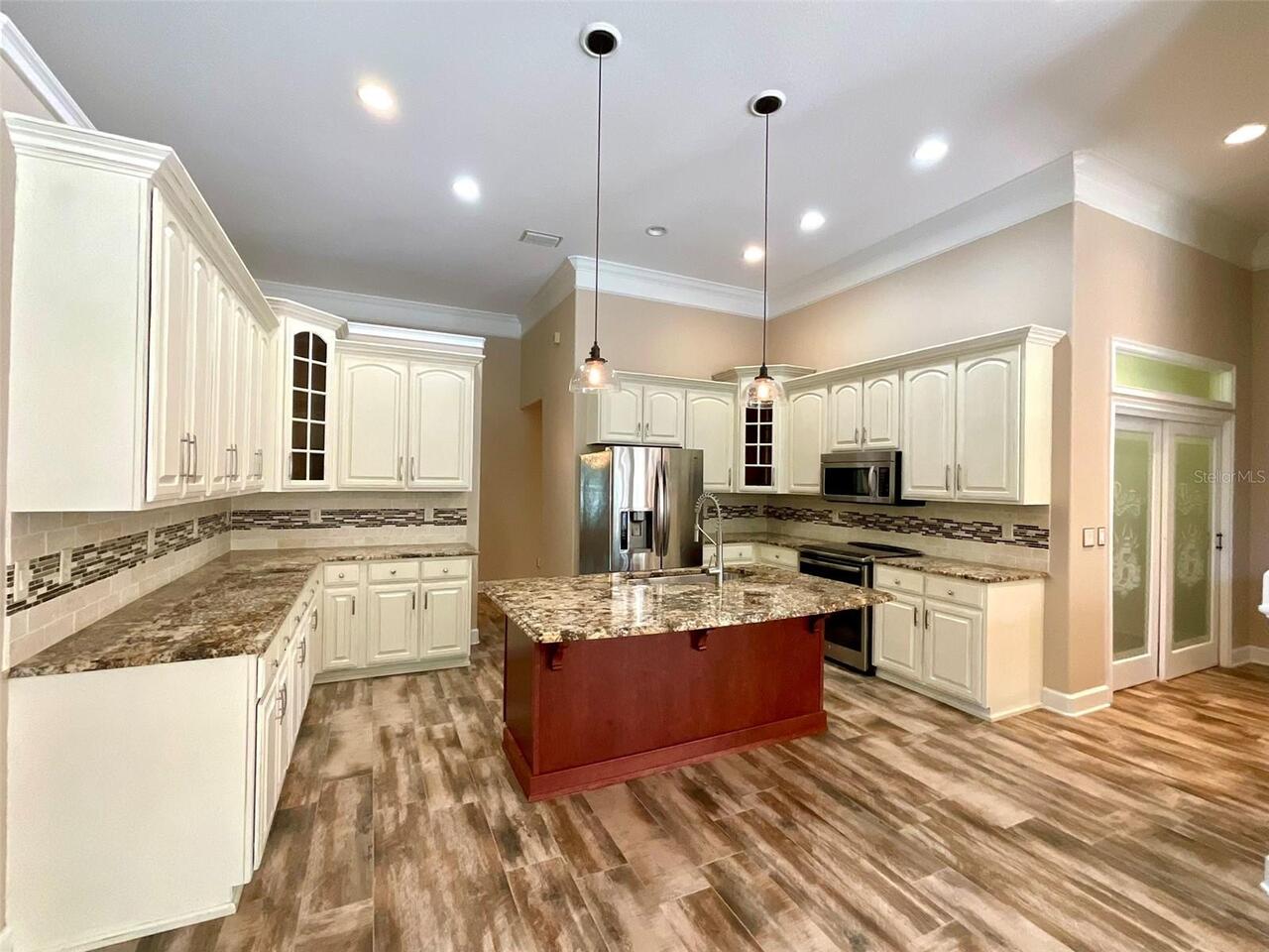 Listing Photo 18