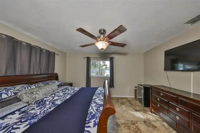 Listing Photo 24