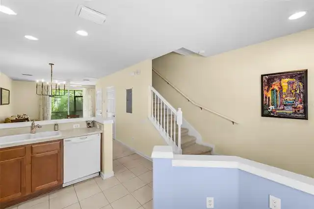 Listing Photo 10
