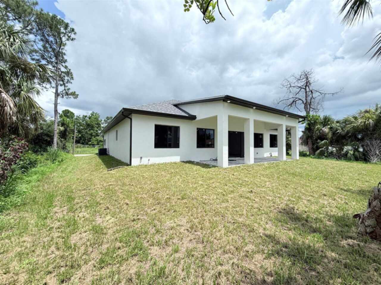 Listing Photo 9