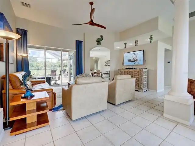 Listing Photo 9