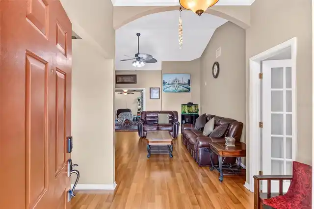 Listing Photo 9