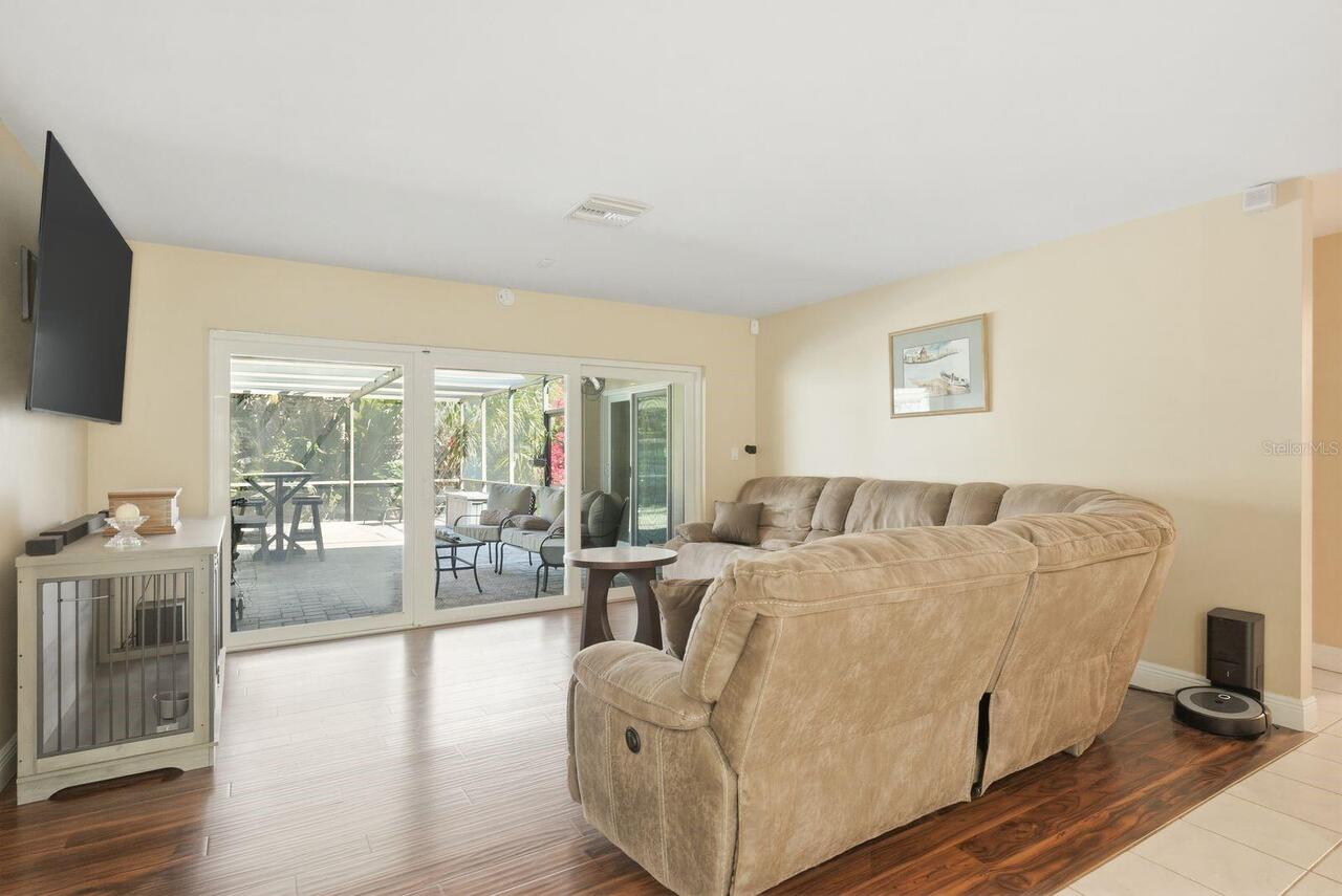 Listing Photo 14