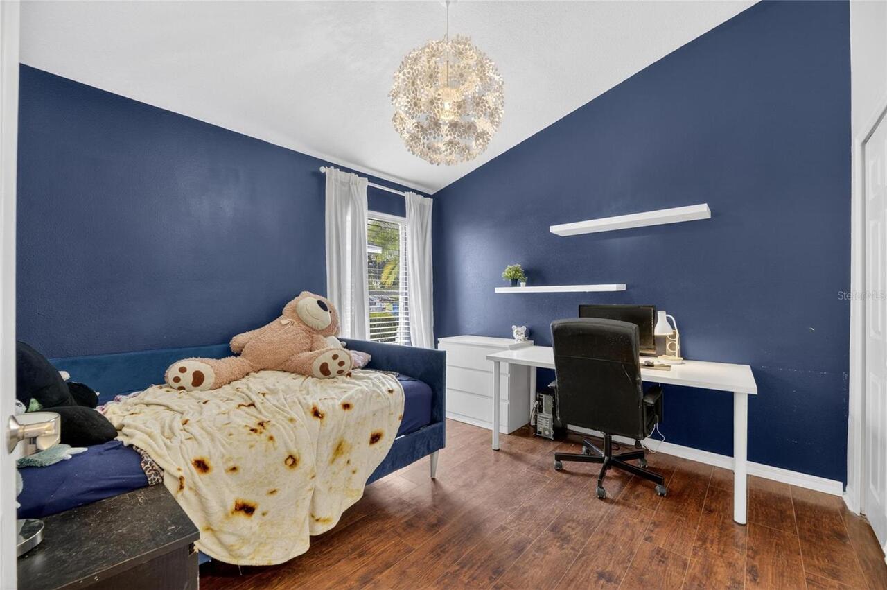 Listing Photo 18