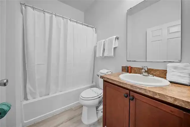 Listing Photo 12