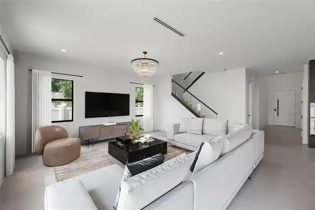 Listing Photo 10