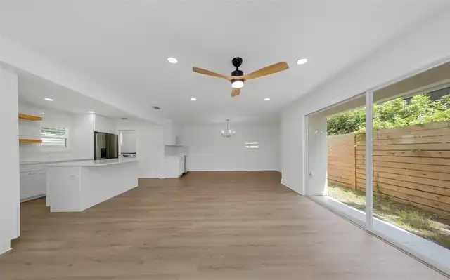 Listing Photo 10