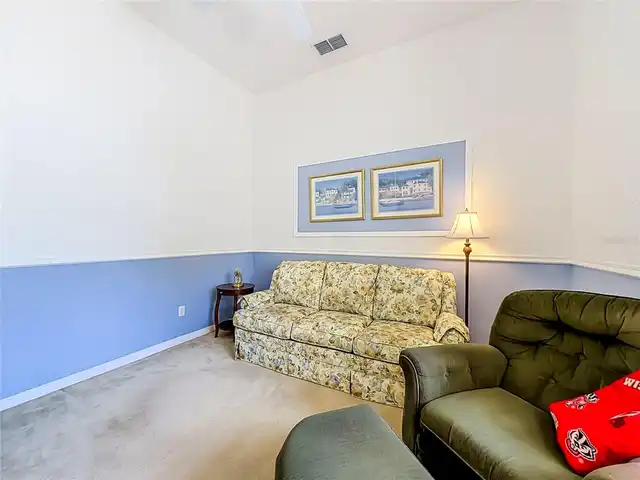 Listing Photo 9
