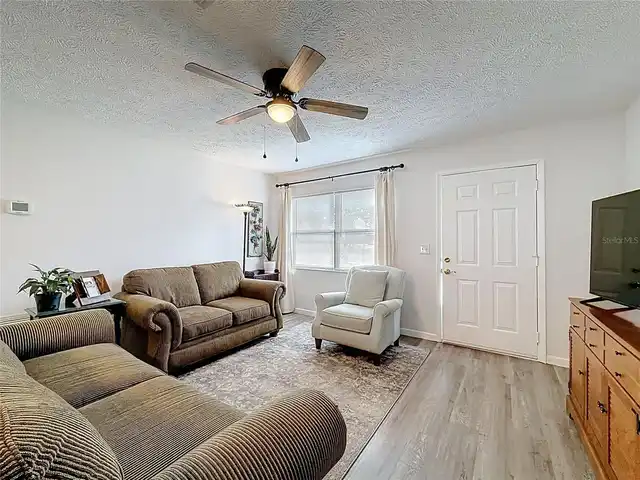 Listing Photo 7