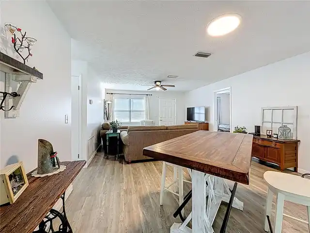 Listing Photo 14