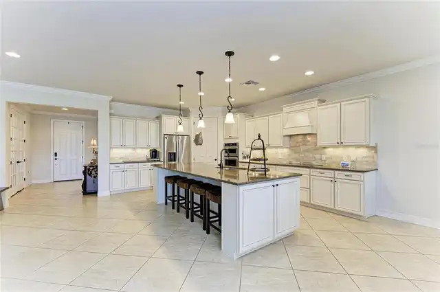 Listing Photo 17