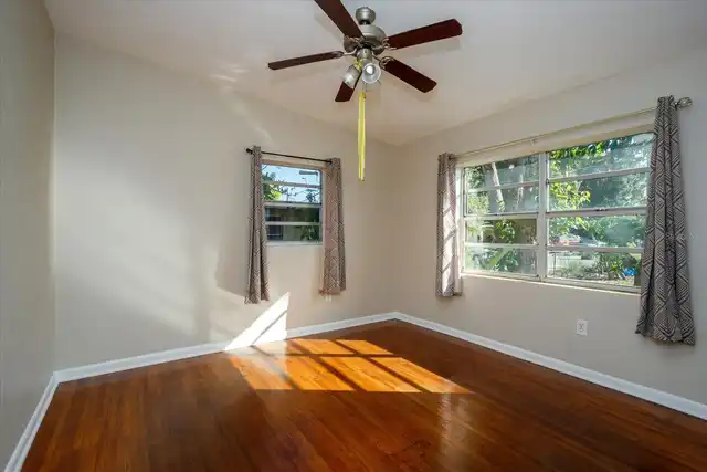 Listing Photo 10