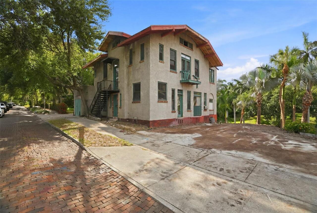 Listing Photo 12