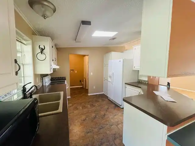 Listing Photo 11