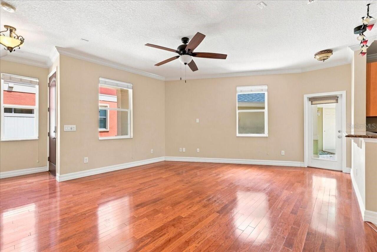 Listing Photo 6