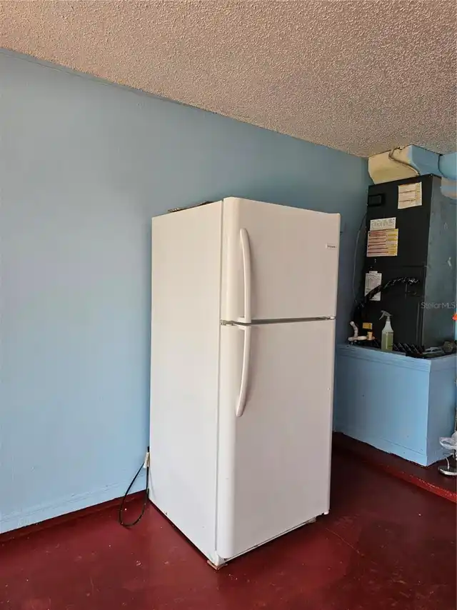 Listing Photo 11