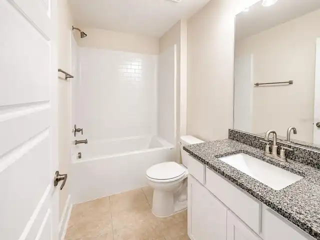 Listing Photo 9