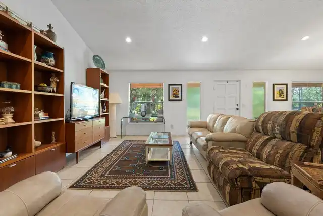Listing Photo 7