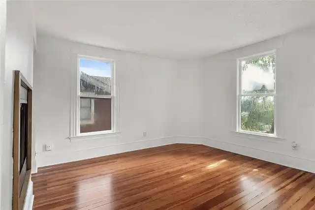 Listing Photo 9