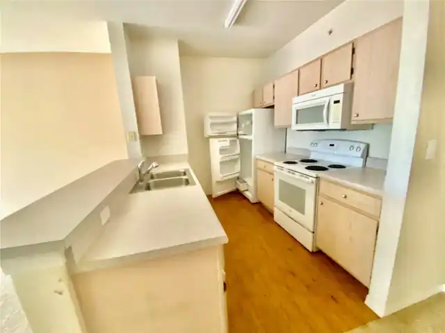 Listing Photo 7