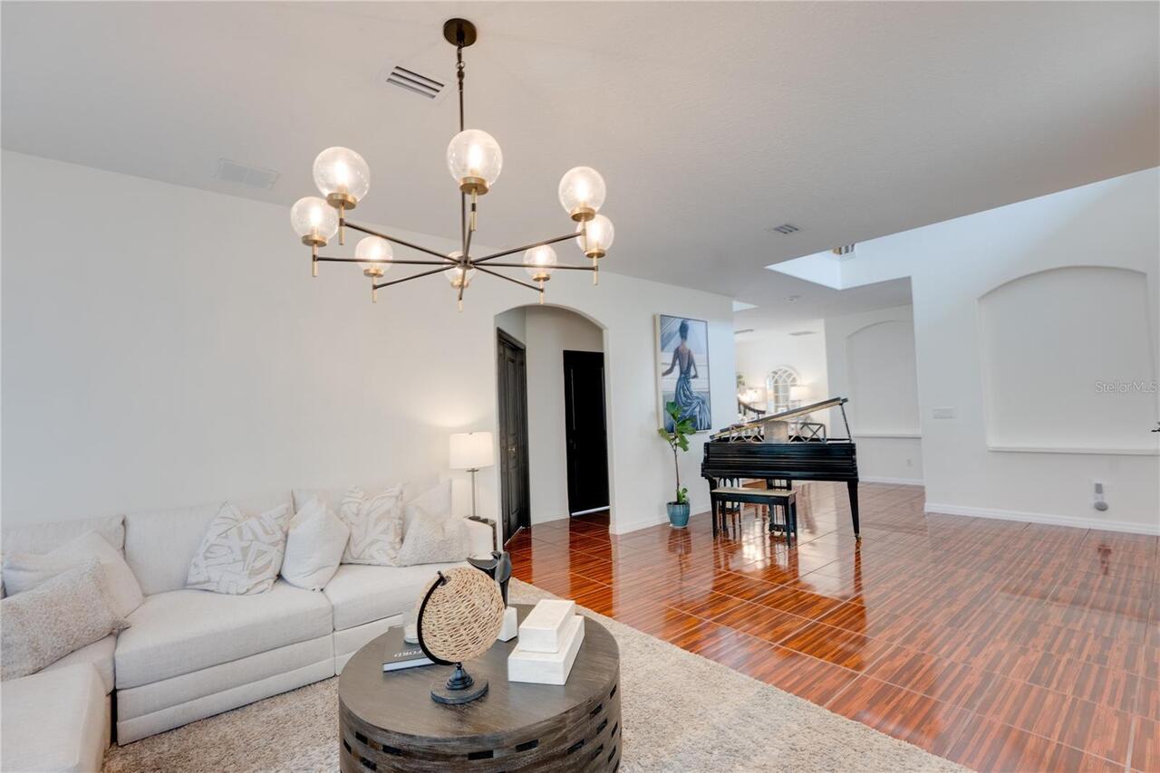 Listing Photo 12