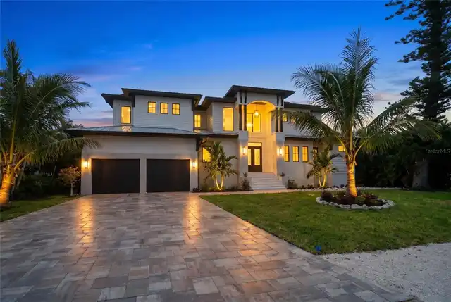6BR, Home, 4BA, $4,395,000
Read More