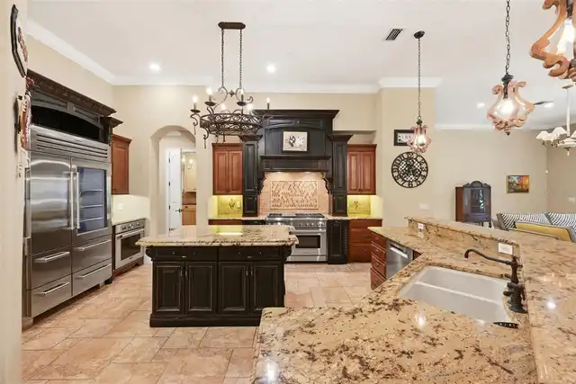 Listing Photo 17