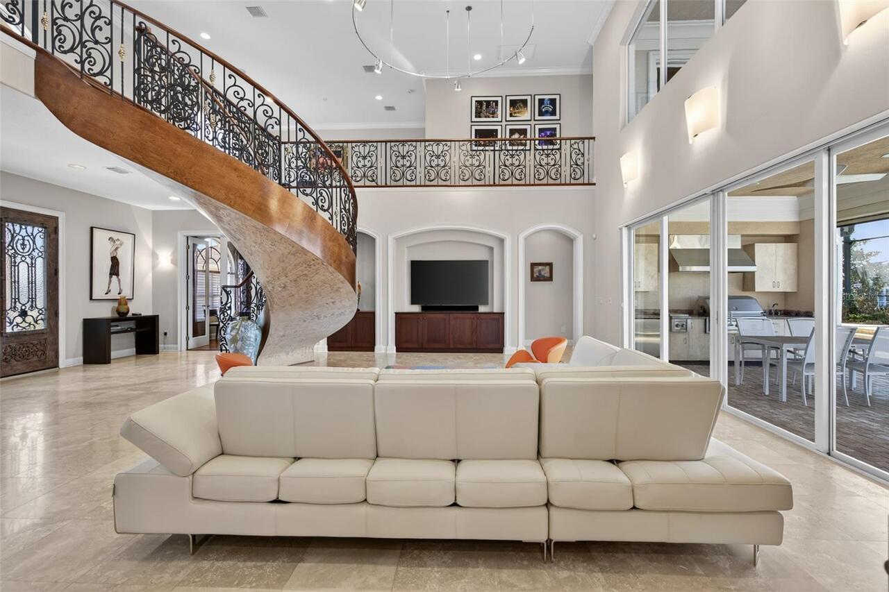 Listing Photo 11
