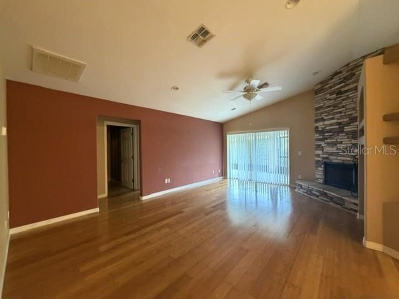 Listing Photo 8