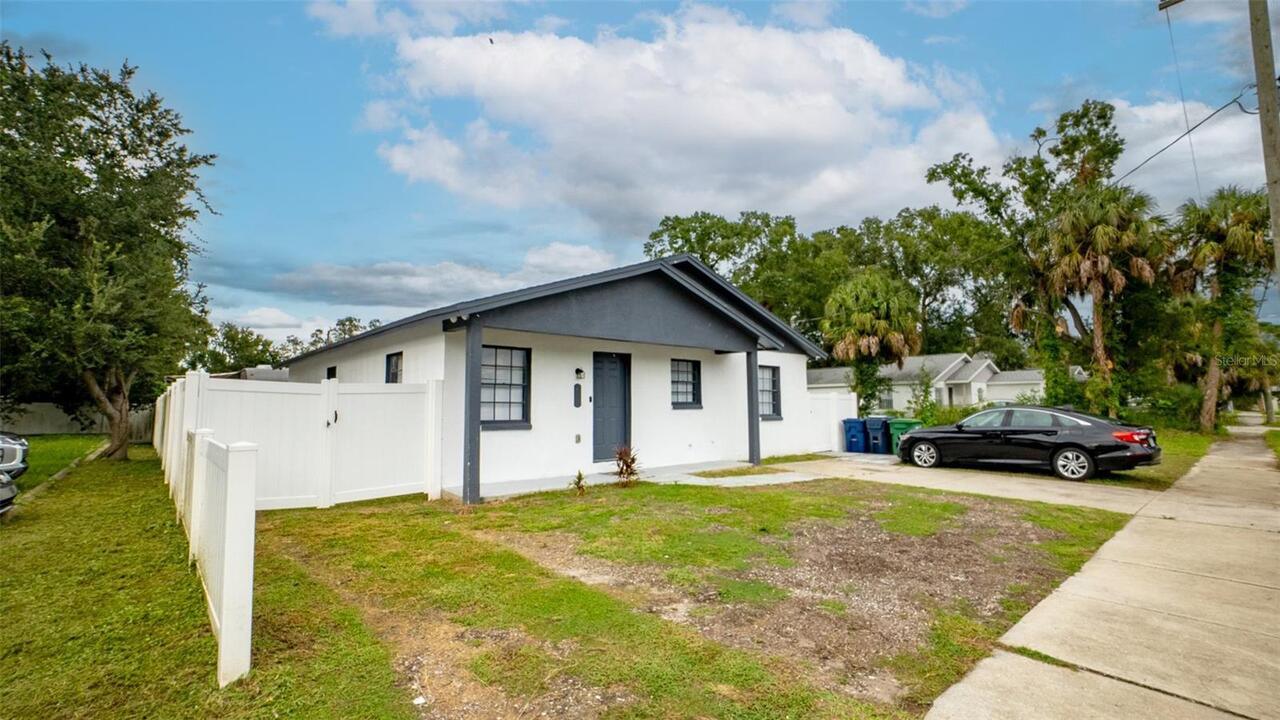 Listing Photo 8