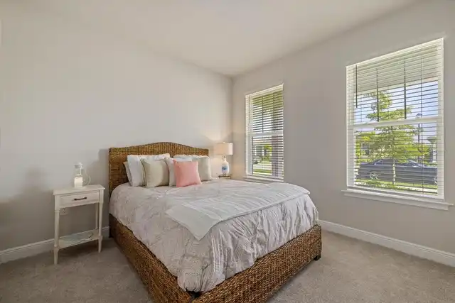 Listing Photo 8