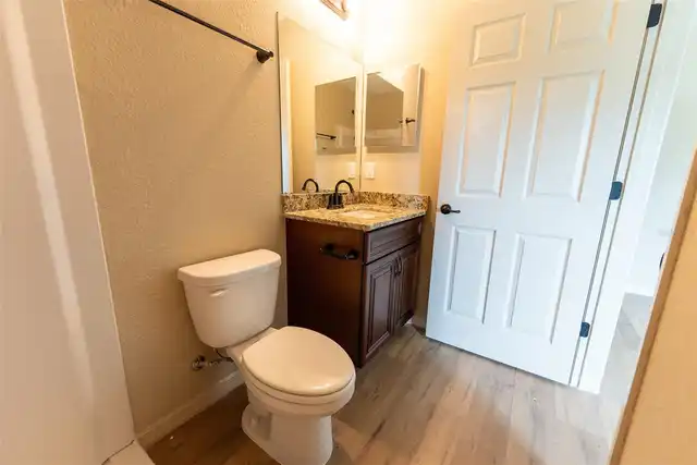 Listing Photo 16